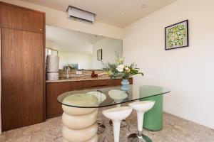 1BR Gem Fully Furnished Great Location