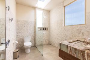 1BR Gem Fully Furnished Great Location