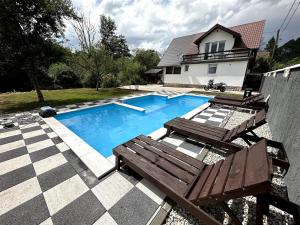 Rijeka Villa - Spacious 4BR with Jacuzzi and Pool