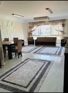 شقة فاخرة بإطلالة على النيل فى ابراج الخليج البحر الأعظم