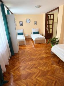 Réz Family Apartmanok Gyula