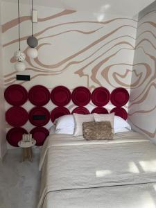 Scarlet Studio Room Luxe Lane5 Koregaon Park WiFi AC