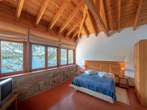 Mansion in Dão Valley by River Beach