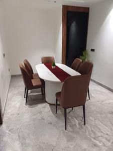 3 bed 3 bath home in Gurugram golf course road