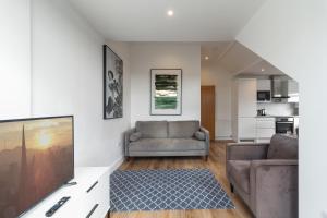 Private Apartments & En-suite Double Rooms - 5 Minute Walk to Hendon Central Station - Reach Central London in just 21 Minutes