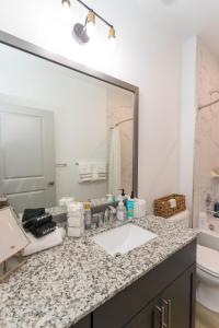 Beautiful Apartment in Concord with swimming pool and Gymn