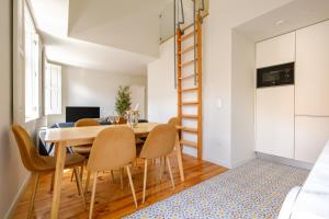 Magnolia 5 Luxury with AC Metro Downtown Porto