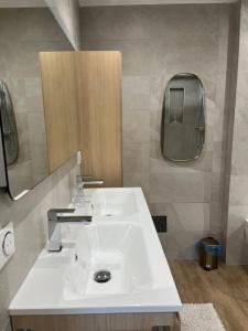 Maisons de vacances F4 house with Wifi and private pool in Vidauban : photos des chambres