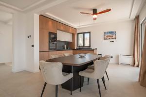 Luxury Villa - New Building with pool and Fantastic Panoramic Sea View