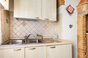 GuestHost - San Giorgio Tiny Gem near Ponte Vecchio