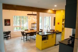 Country Comfort - Woods & RiverLa Sittelle