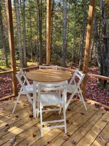 Country Comfort - Woods & RiverLa Sittelle