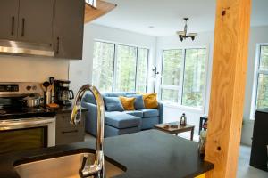 Country Comfort - Woods & RiverLa Sittelle