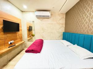 Hotel Nenu-Mal ajmer AC OR NON AC Both Room