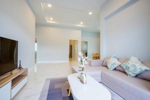 Villa 3 Bedrooms in Central Hua Hin Near Beach