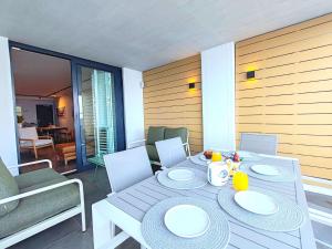 Wavescapes Bayview Bliss