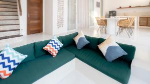 Villa Grega Santorini, 2 bedroom walking to padang Padang Uluwatu