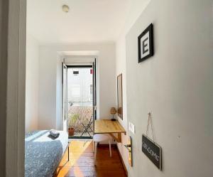 Central Lisbon Rooms in Palmira Shared Apartment For Surf Lovers