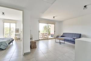 Appartements Lovely 1BR with garden, private parking & Sea View : photos des chambres