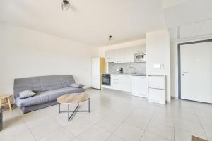 Appartements Lovely 1BR with garden, private parking & Sea View : photos des chambres