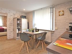 Bright Garden Apartment Retreat - 3hvězdičkové hotely ve městě Friedrichroda