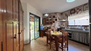 Refugio Completo Piscina Privativa, Ar-Condicionado em Todos os Espaços Churrasqueira, Jardim e Enxoval Incluso 200m da Praia