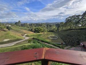 Luxurious country cabin, BBQ, Jacuzzi, TV, WiFi