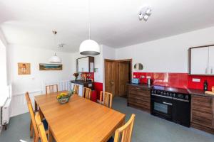 Fern Bank - 5 Bedroom House - Horton