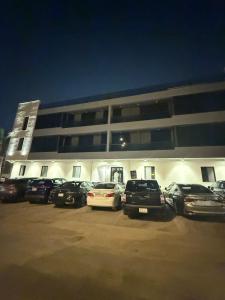 شقة مودرن ثلاث غرف نوم وصالة