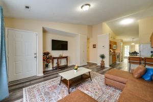 Pirate Game Day Base: Greenville Home Near Campus!