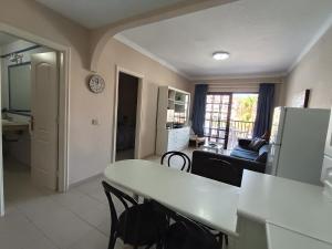 Cefe Sunset Apartment