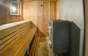 Stunning Home In Skillingaryd With Sauna