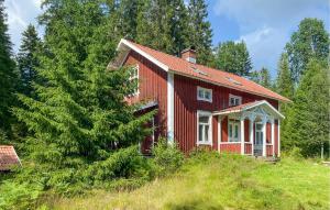 Stunning Home In Skillingaryd With Sauna