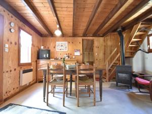 Quiet Chalet with Garden