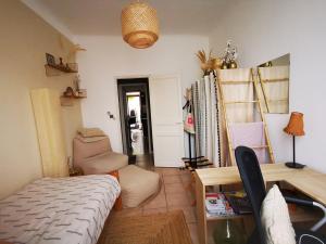 Sejours chez l'habitant Chambres a St Loup-Marseille : Chambre Simple avec Salle de Bains Commune