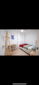 Habitación luminosa en piso compartido