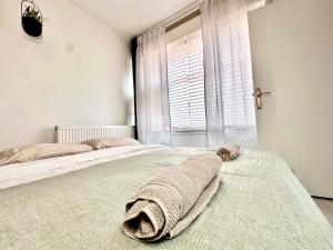 KAALA STAYS - Budget Quadruple Family room 4min walk Metro