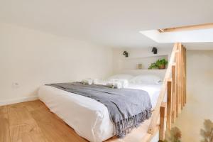 Superb and design studio near the Eiffel Tower