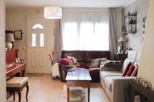 Spacious quiet house with pretty garden