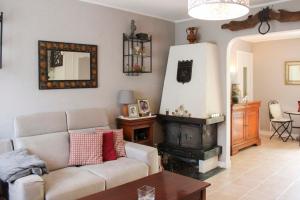 Spacious quiet house with pretty garden