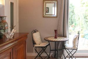 Maisons de vacances Spacious quiet house with pretty garden : photos des chambres