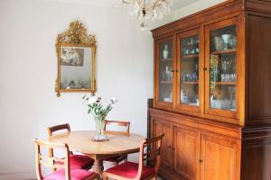 Maisons de vacances Spacious quiet house with pretty garden : photos des chambres