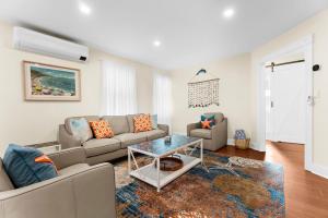 Whalers Rest, Historic Flat Near Harbor, Beach and Mystic