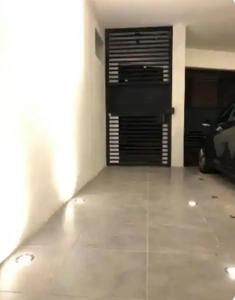 Oak 3c Private Studio in Zone 10