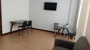 Oak 3c Private Studio in Zone 10