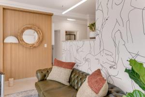 Coastal Calm, Ocean Vibes & Designer Touches