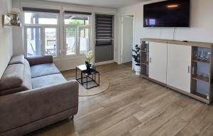 2 Bedroom Nice Apartment In Bibinje 