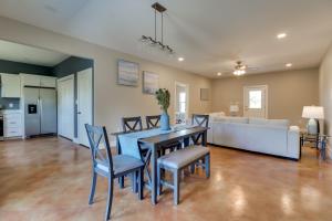 Quiet Hill Country Home: 1 Mi to Lake LBJ Access!