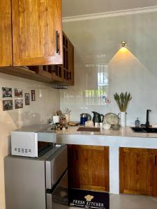 NovaRest Apartment, FULL AC, FREE WIFI, HEATING, FULLY EQUIPPED KITCHEN, PRIVATE PARKING located along the Main Road