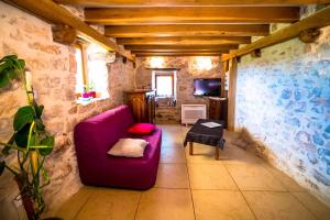 Maisons de vacances Gite la Bergerie - La Deveze Livernon : photos des chambres